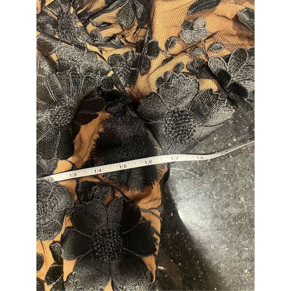 Elliatt Rosalind Floral Embroidered Puff Sleeve Cocktail Minidress Sz S NWOT - Picture 8 of 8